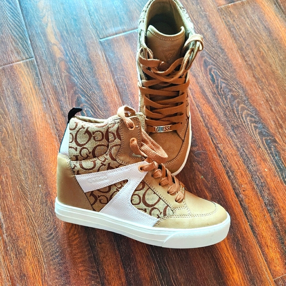 guess wedge sneakers